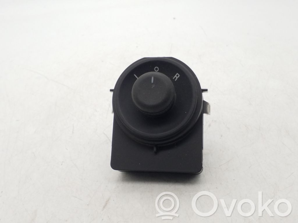 Buick Encore I Wing mirror switch 