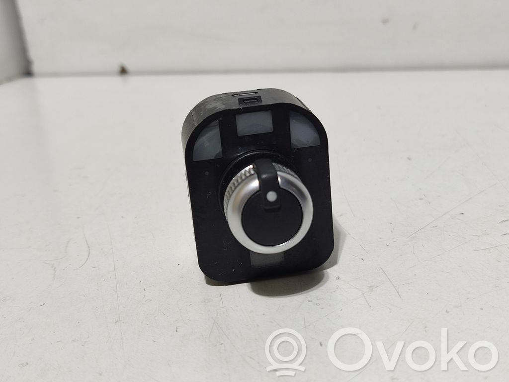 Wing mirror switch   8V0959650