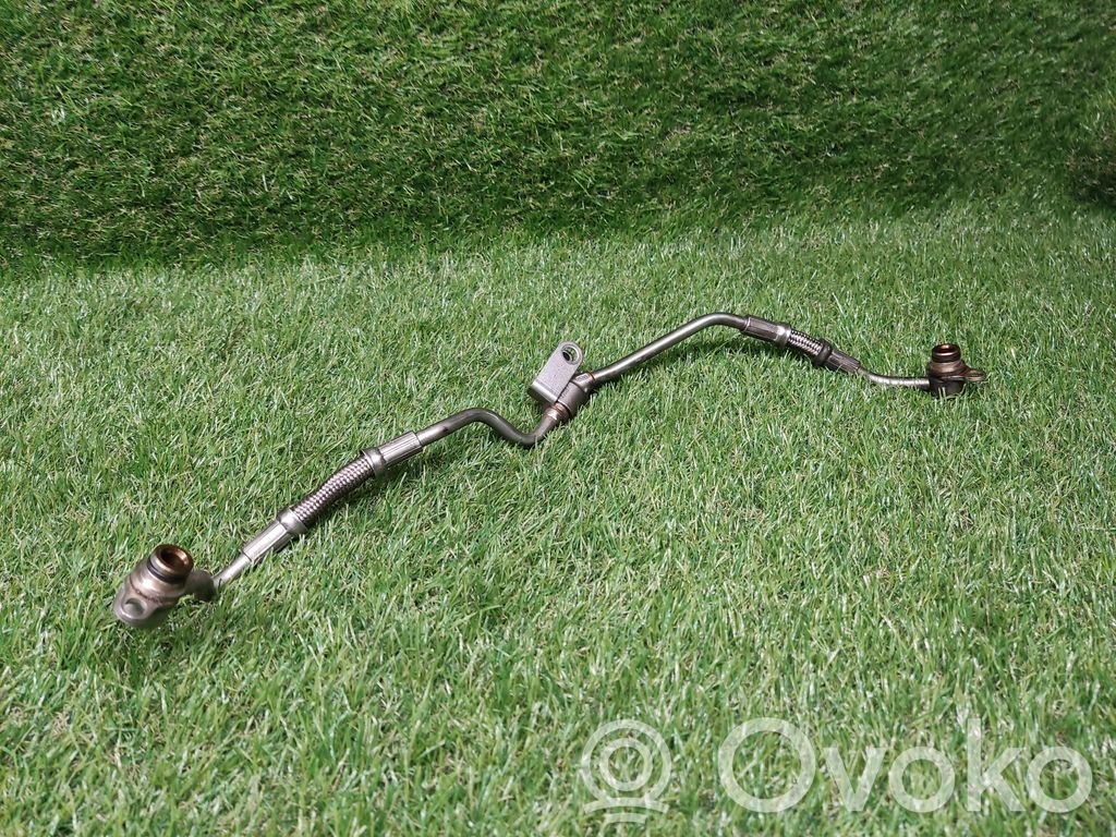BMW 5 E60 E61 Eļļošanas caurulīte (-es) / šļūtene (-es) 