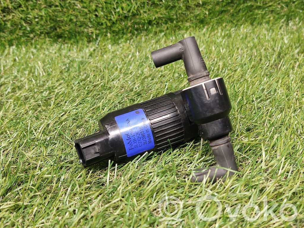 Ford Edge II Windscreen/windshield washer pump 