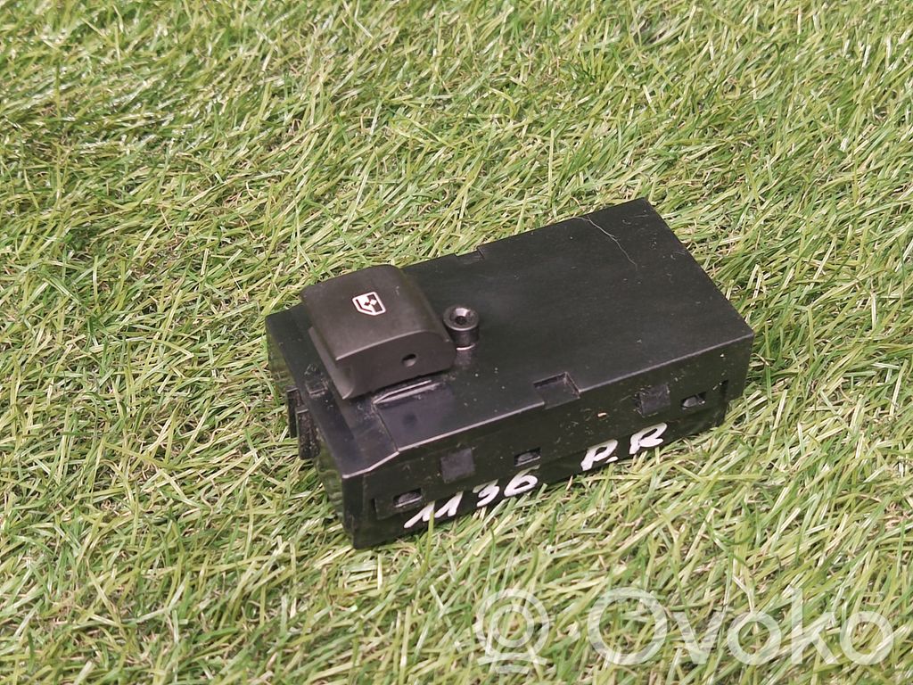 Electric window control switch   13408446