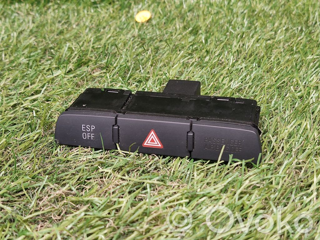 Audi Q7 4L Hazard light switch 