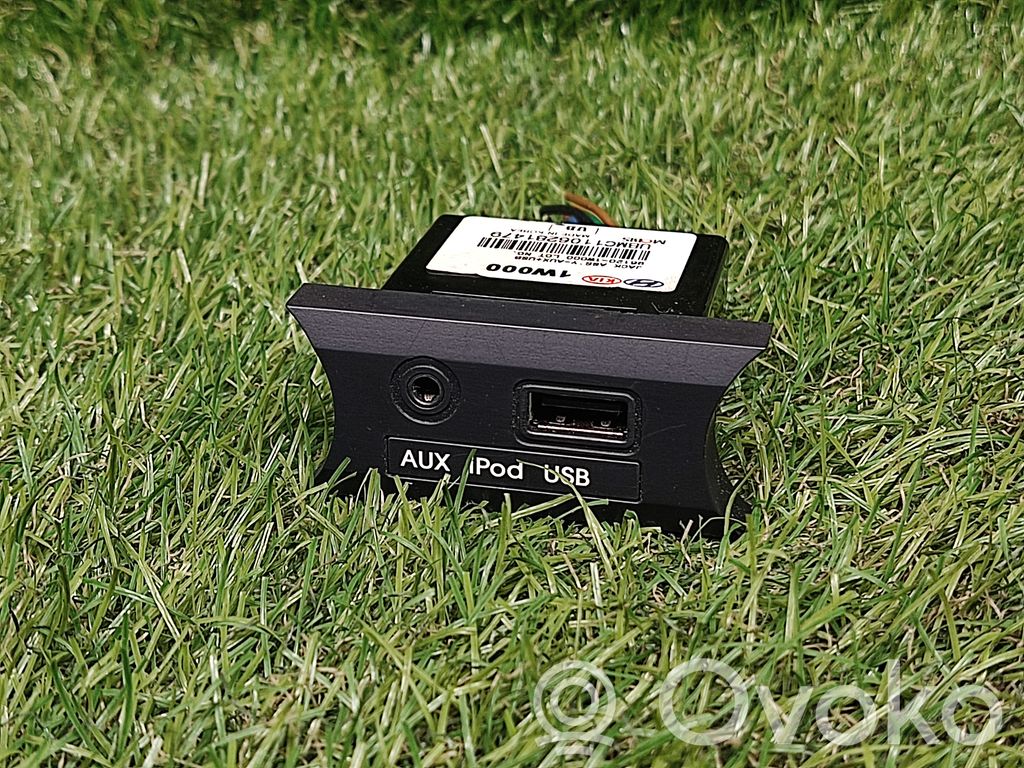 KIA Rio Enchufe conector entrada auxiliar 