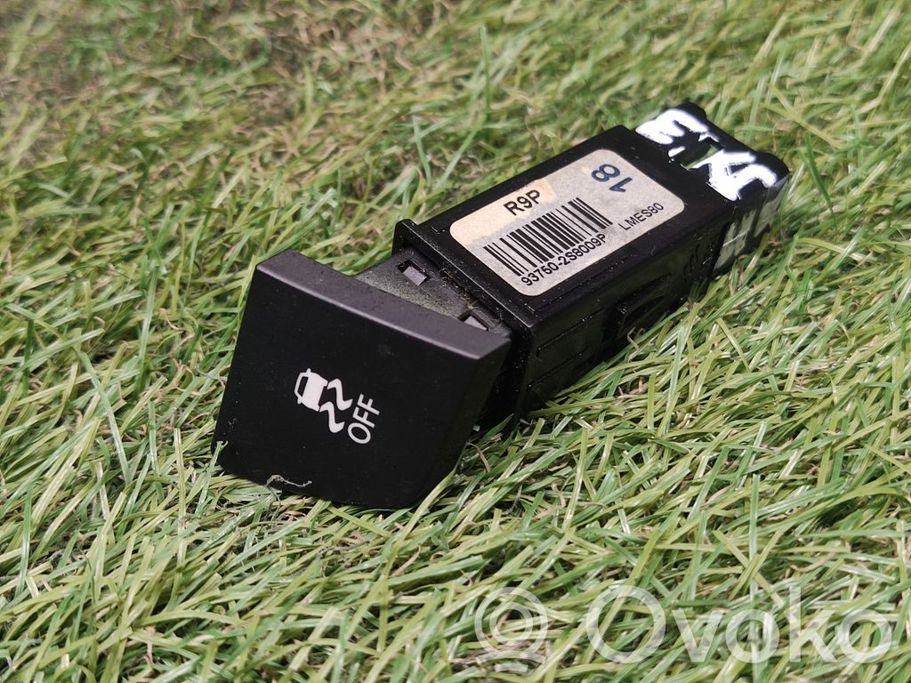 Hyundai ix35 ESP (stability program) switch 