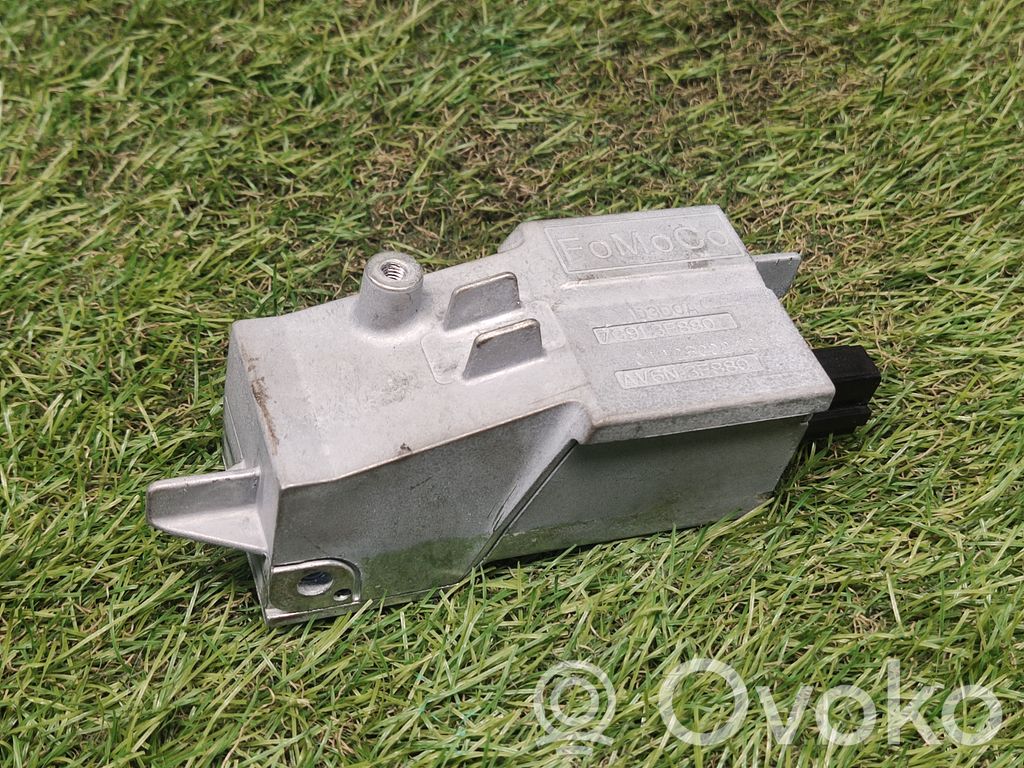 Ohjauspyörän lukitus   AV6N3F880JA,7G913F880