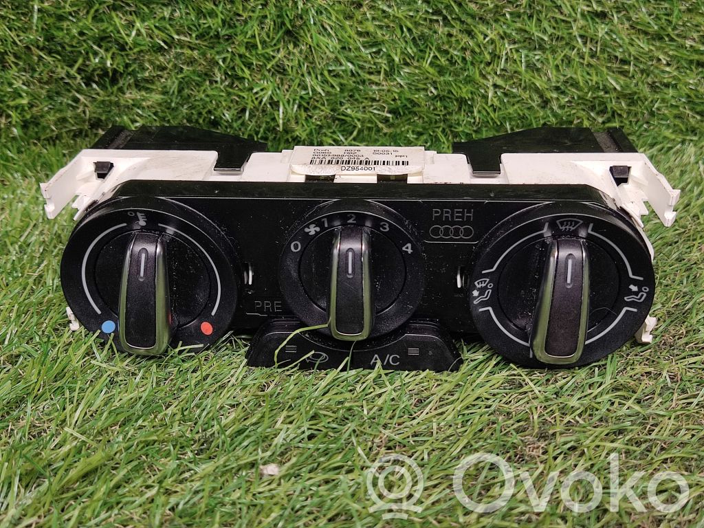 Audi A1 Climate control unit 
