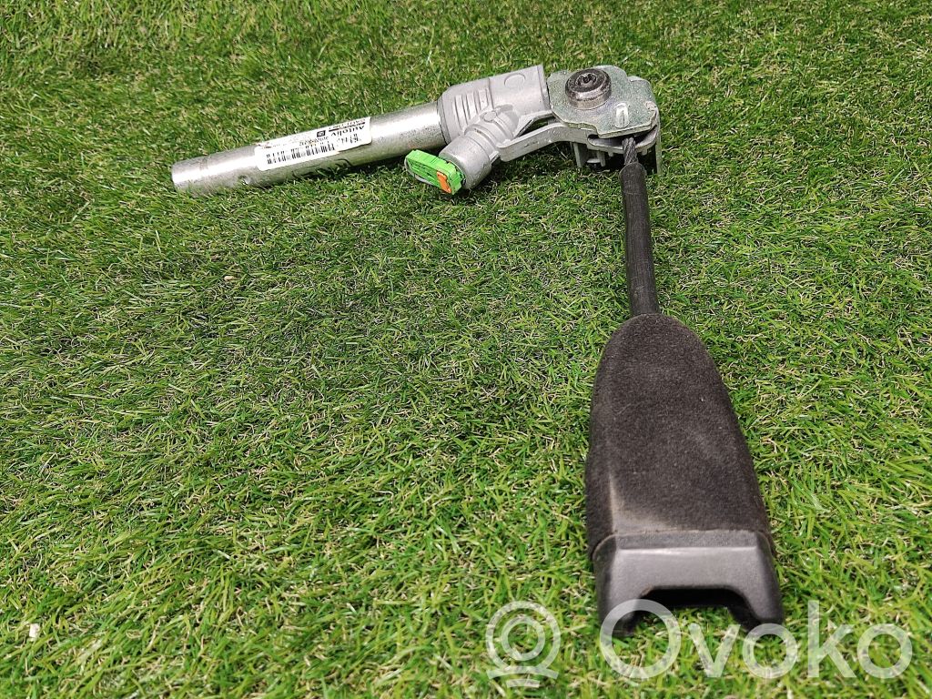 Opel Corsa D Hebilla del cinturón delantero 