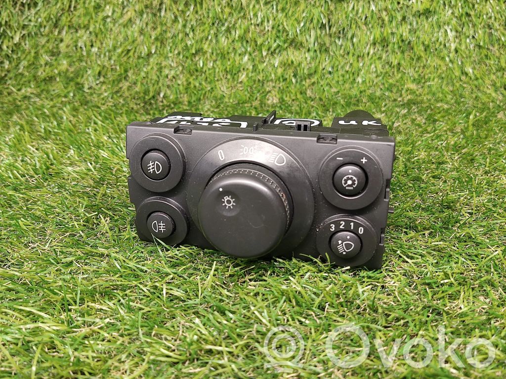 Opel Astra H Light switch 