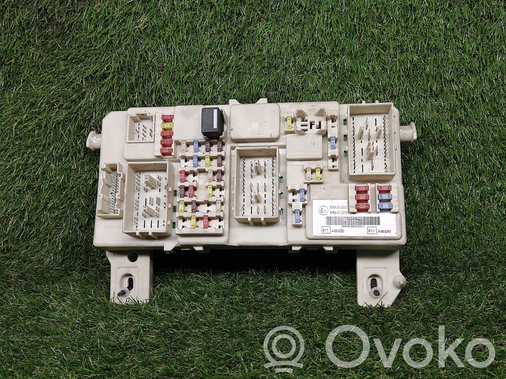Ford C-MAX I Power management control unit 