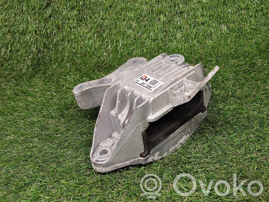 Chevrolet Cruze Engine mount bracket 