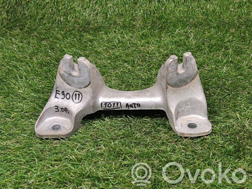 BMW 3 E90 E91 Gearbox mounting bracket 