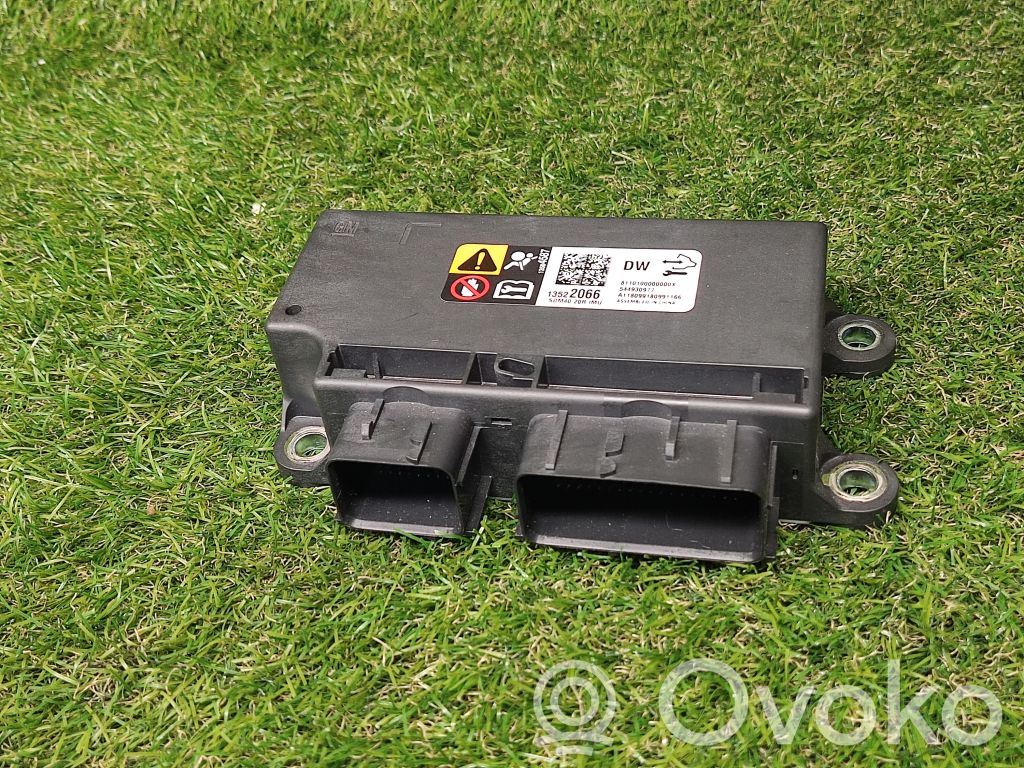 Buick Encore I Airbag control unit/module 