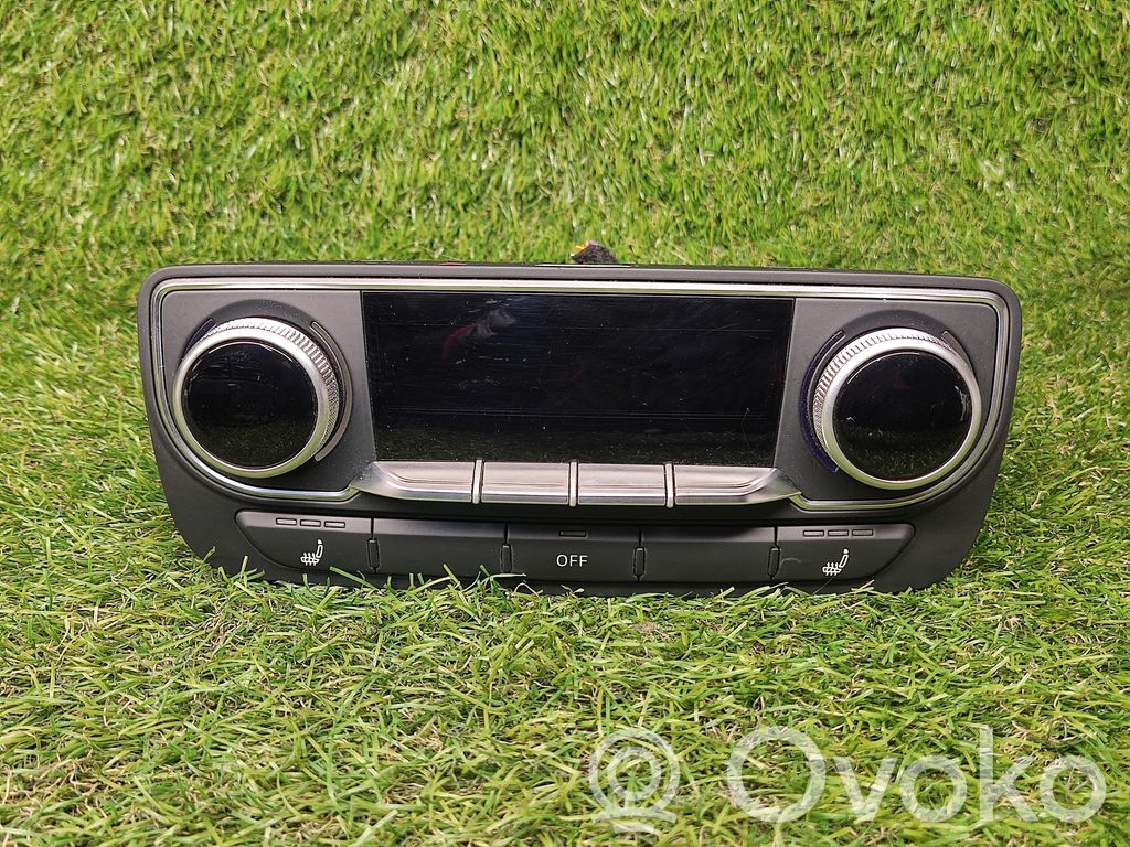 Audi Q7 4M Climate control unit 