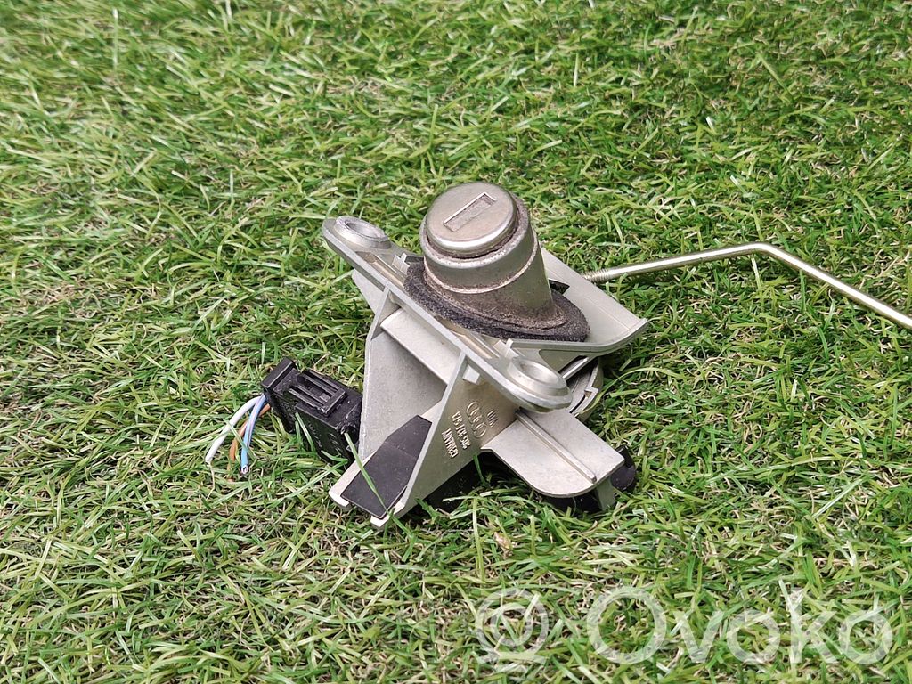 Audi A4 S4 B5 8D Tailgate exterior lock 