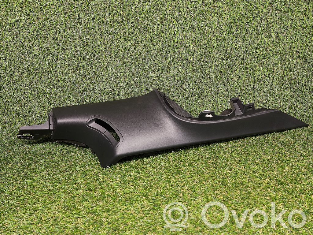 Tesla Model 3 (D)pillar trim (top) 