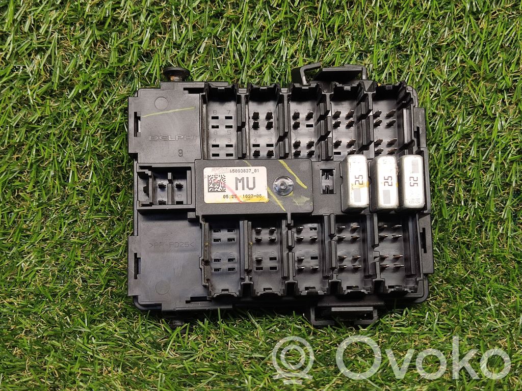 Chevrolet Suburban Power management control unit 