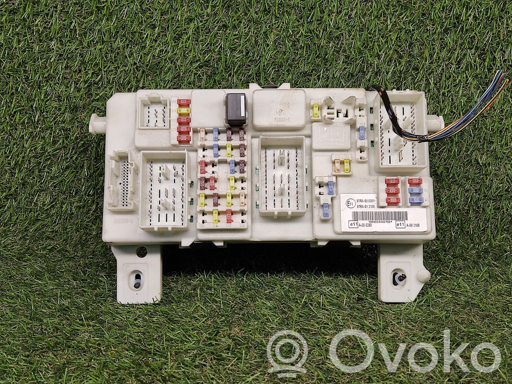 Ford Focus Power management control unit 