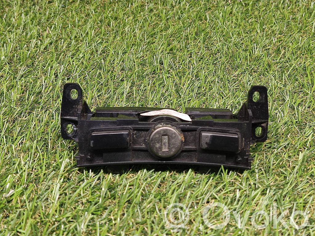 BMW 7 E65 E66 Armrest lock 
