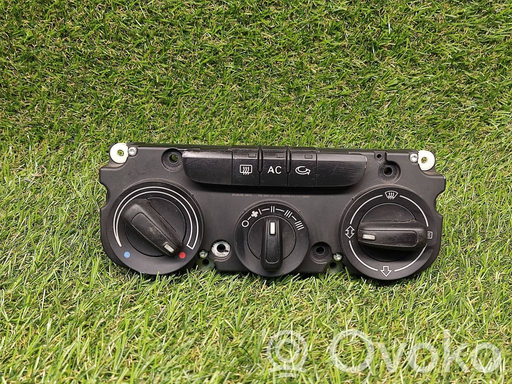 Climate control unit   8P0820047D,5HB00974402