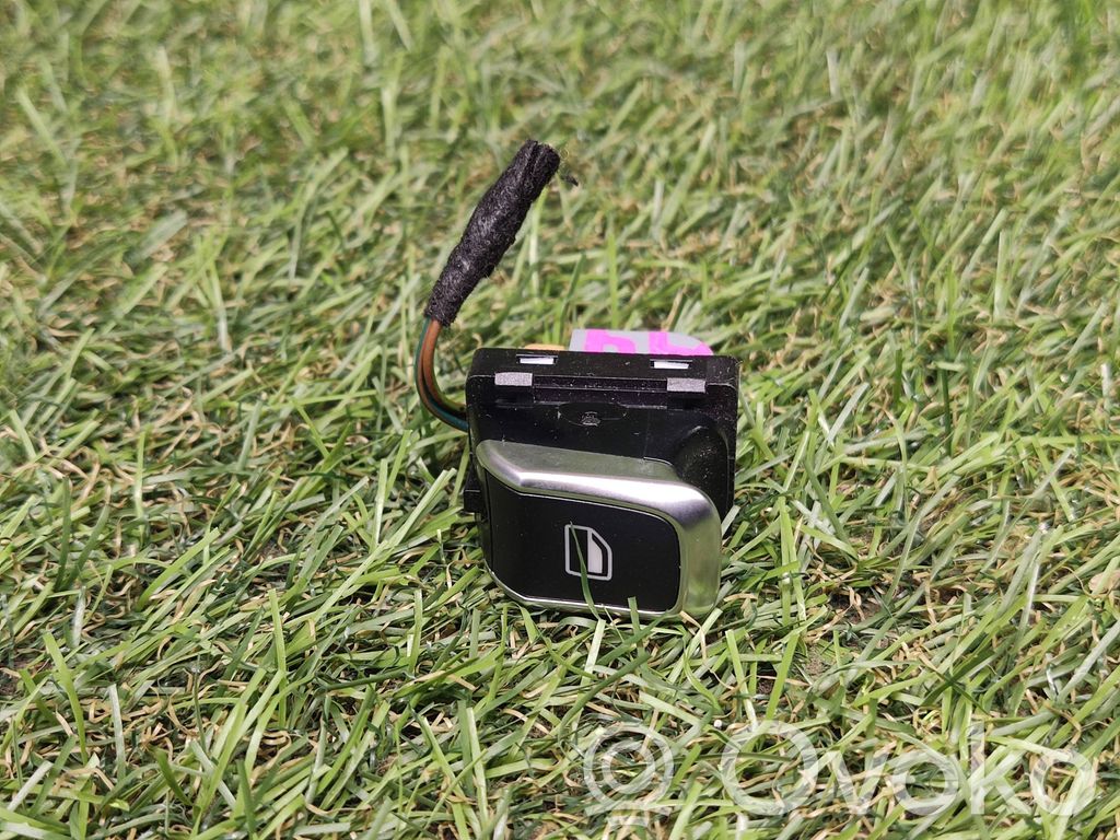 Electric window control switch   8K0959855B,177302S