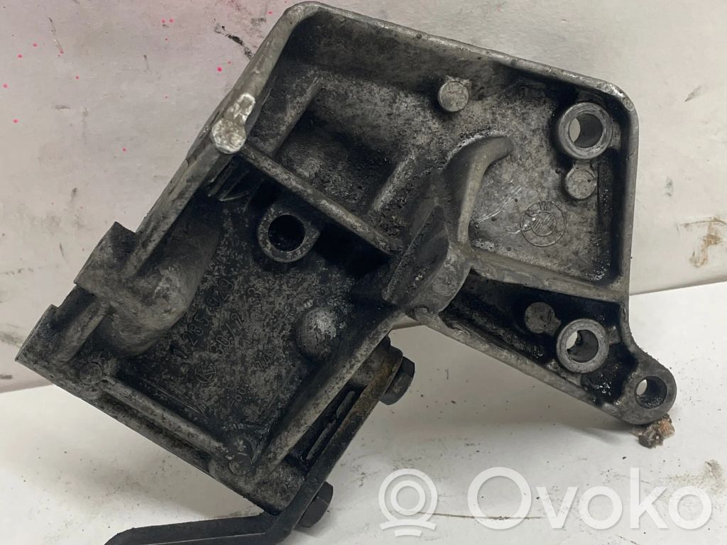 Engine mounting bracket   1285929,86226,3022