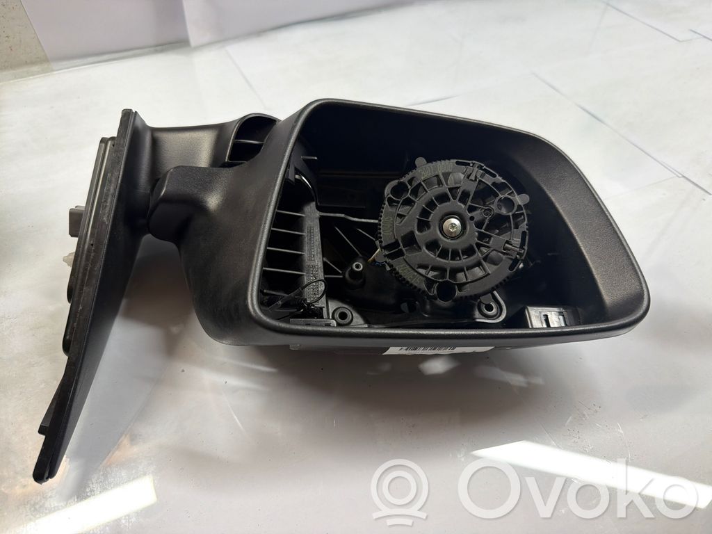 KIA Venga Front door electric wing mirror 