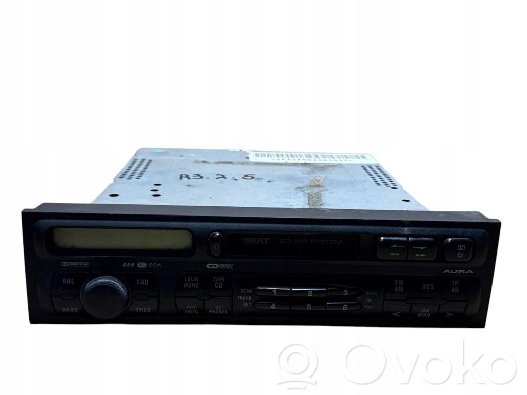 Seat Toledo II (1M) Panel / Radioodtwarzacz CD/DVD/GPS 