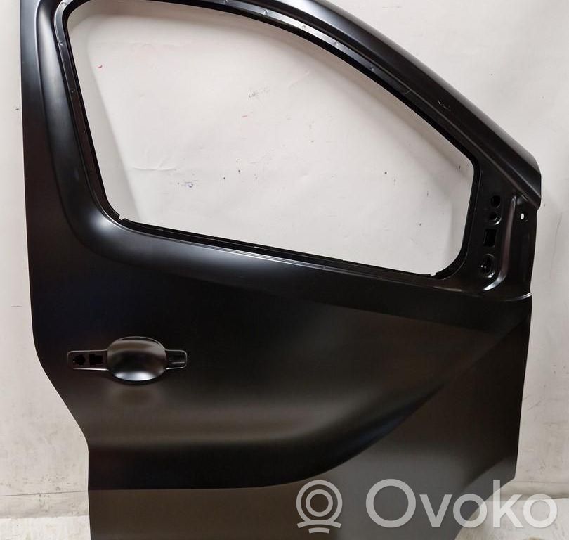 Renault Trafic I Front door 