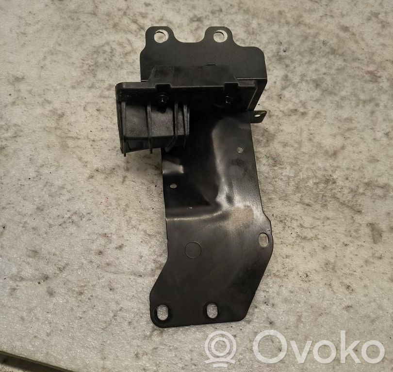 Front bumper mounting bracket   31353764,31353764,DAWIDPR