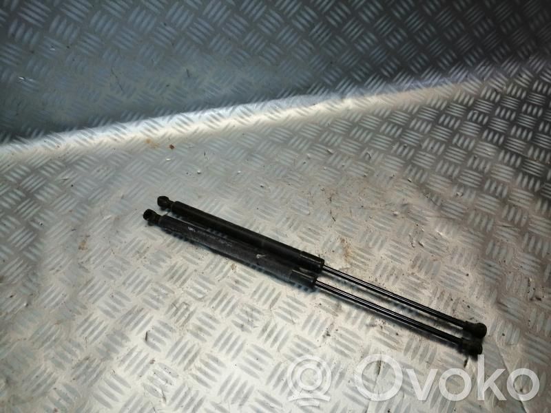 Peugeot 208 I Tailgate/trunk strut/damper 