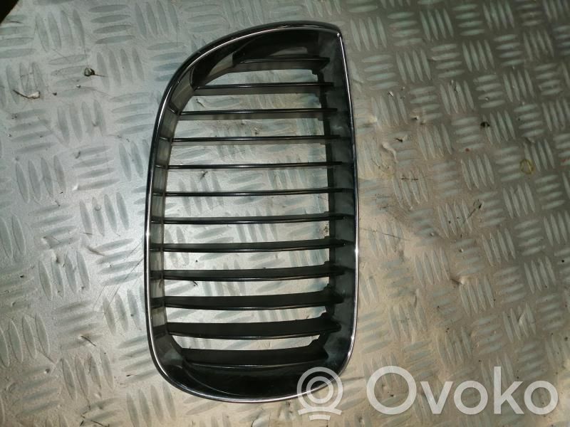 BMW 1 E81 E87 Front bumper upper radiator grill 