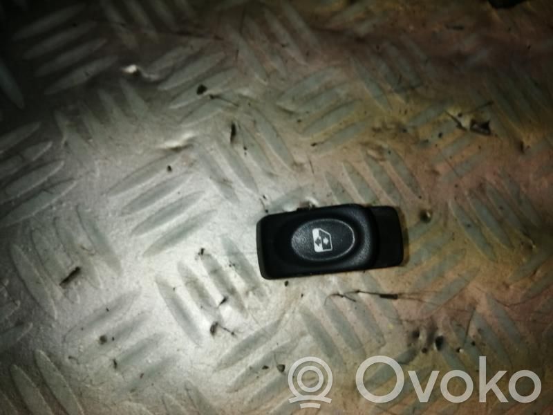 Renault Clio II Electric window control switch 