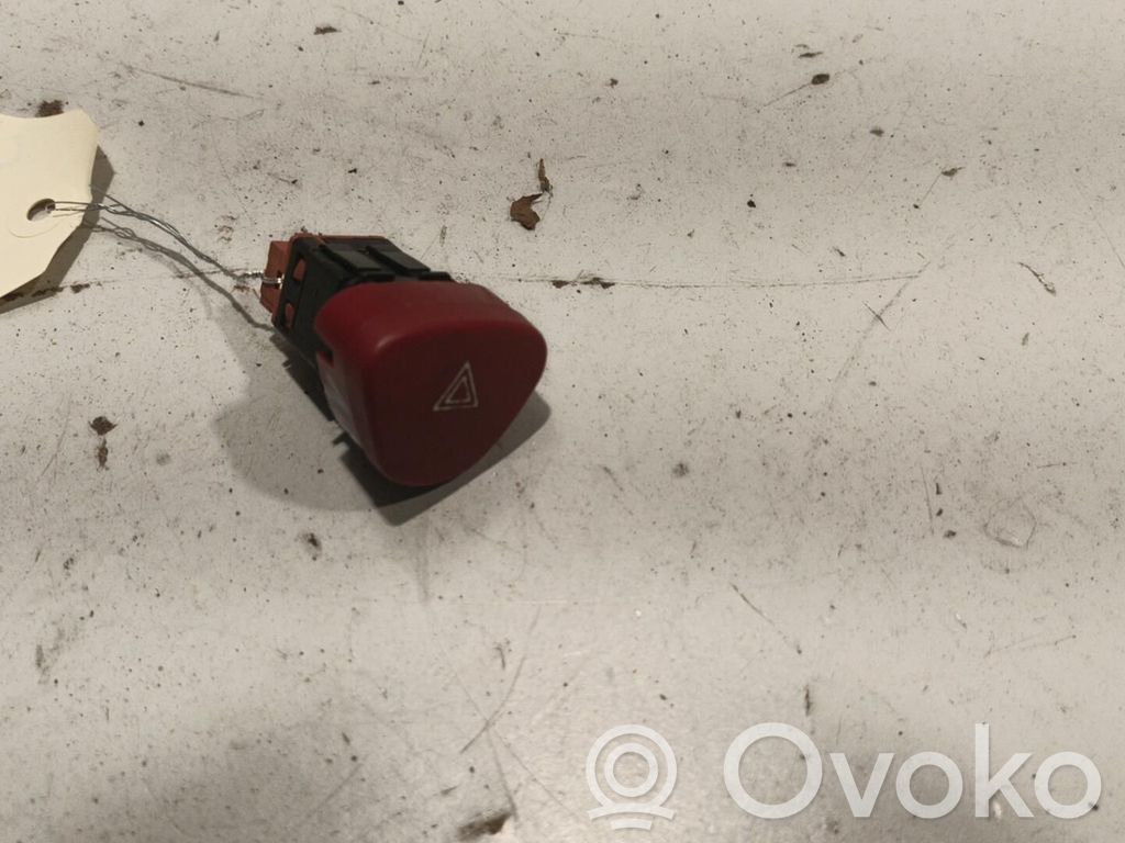 Botón interruptor de luz de peligro   00006554L8