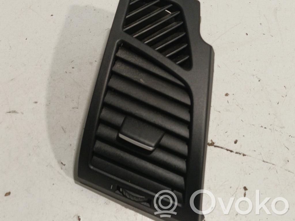 BMW 1 E81 E87 Šoninės oro grotelės 