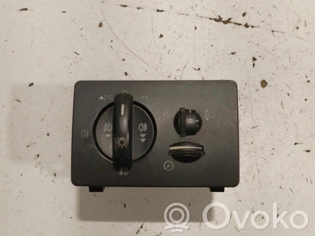 Ford C-MAX I Light switch 