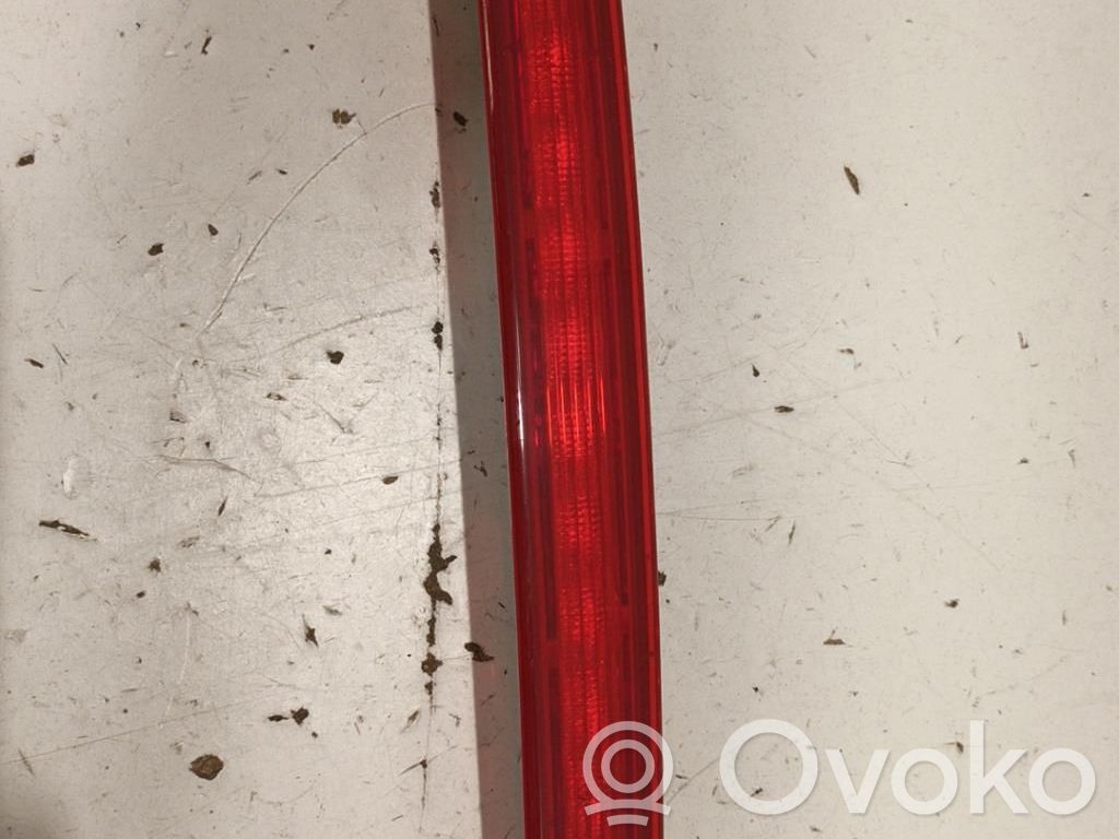 Third/center stoplight   D65151580B