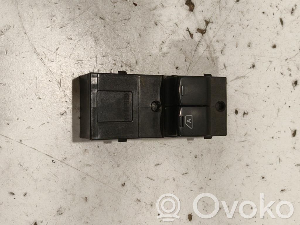 Nissan Micra Electric window control switch 