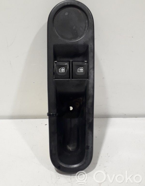 Renault Twingo III Electric window control switch 