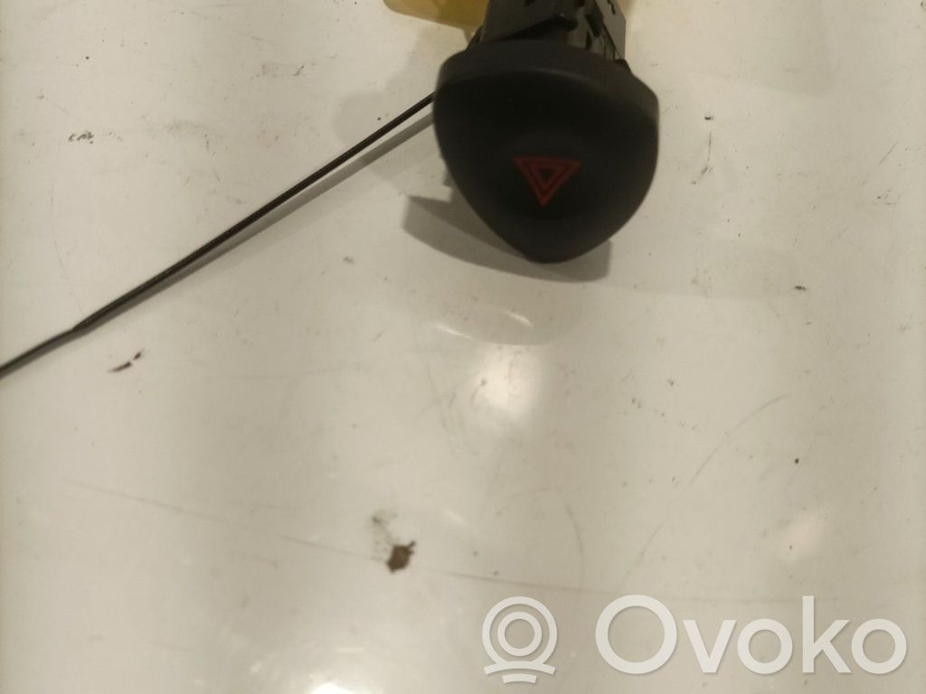 Renault Clio II Botón interruptor de luz de peligro 