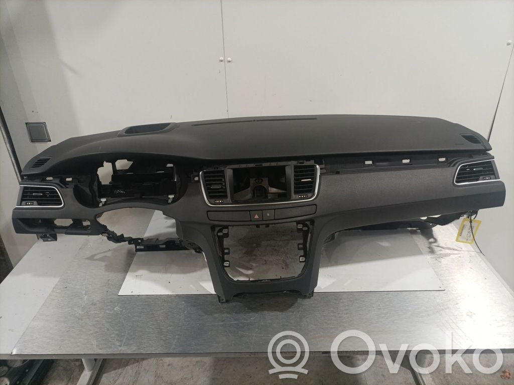 Peugeot 508 Panelė 