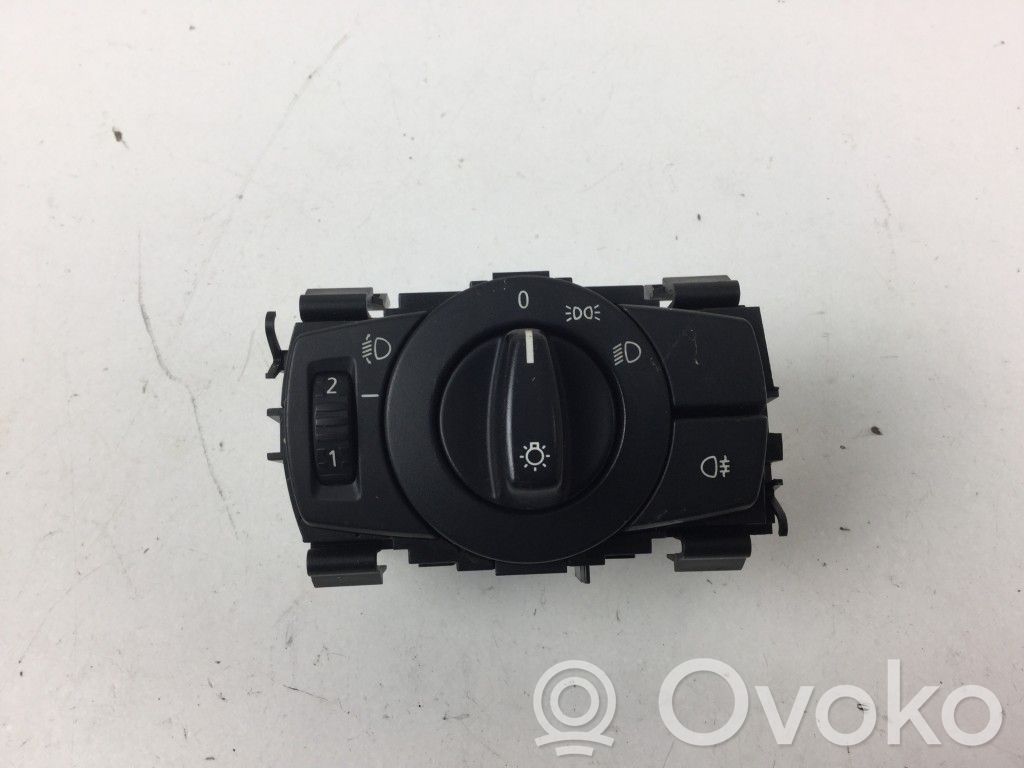 Light switch   6932795