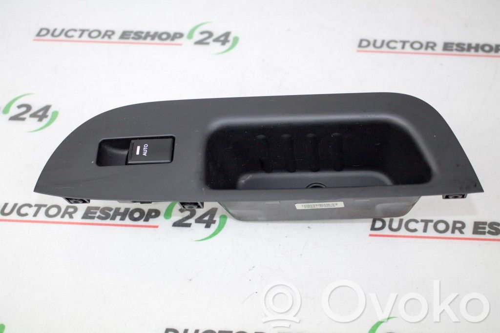 KIA Sorento Electric window control switch 