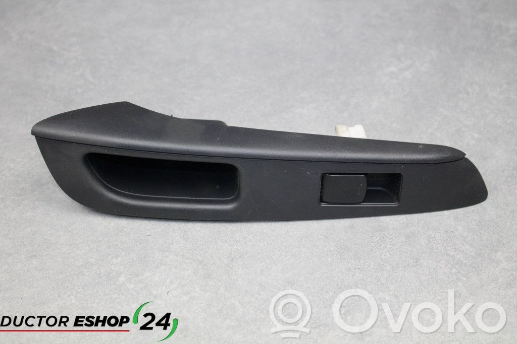 Electric window control switch   829603VW0A