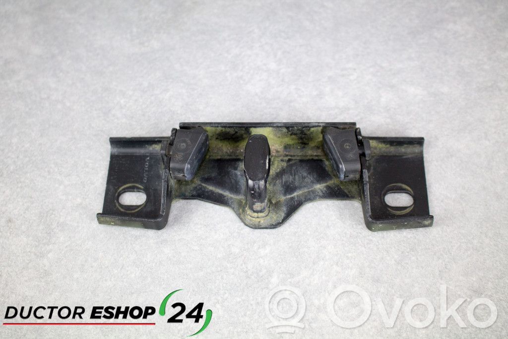 Volvo XC90 Tailgate lock loop/hook striker 