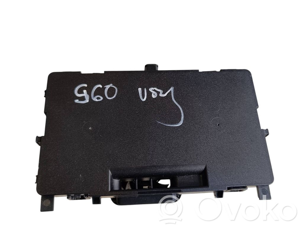 BMW X1 U11 Wireless charging module 