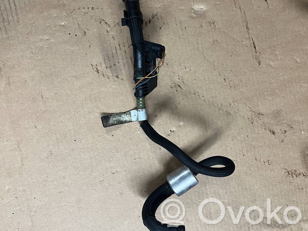 BMW X5 E70 Fuel line pipe 