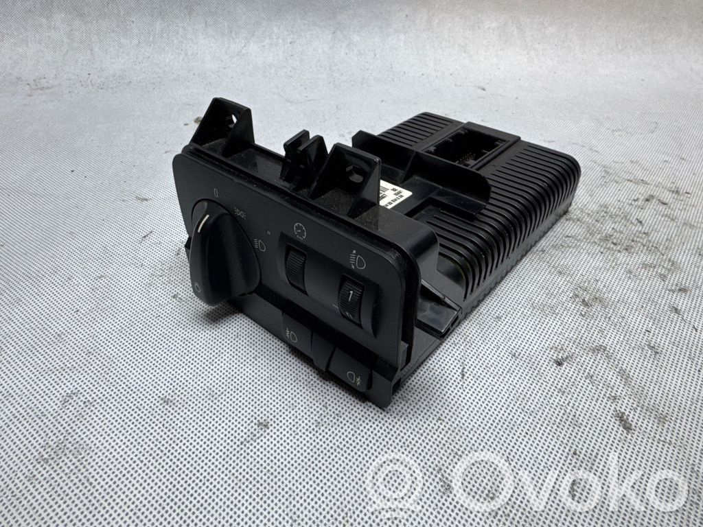 Light switch   6925075,532228811,0023307