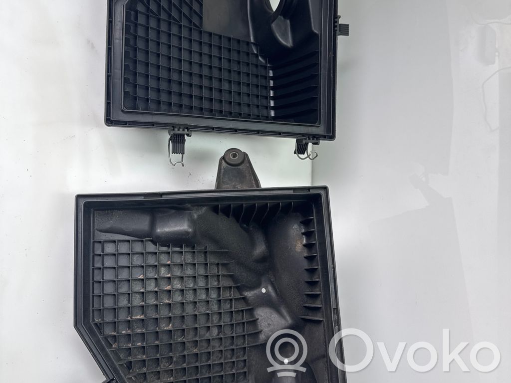 BMW 5 E60 E61 Ilmansuodattimen kotelo 
