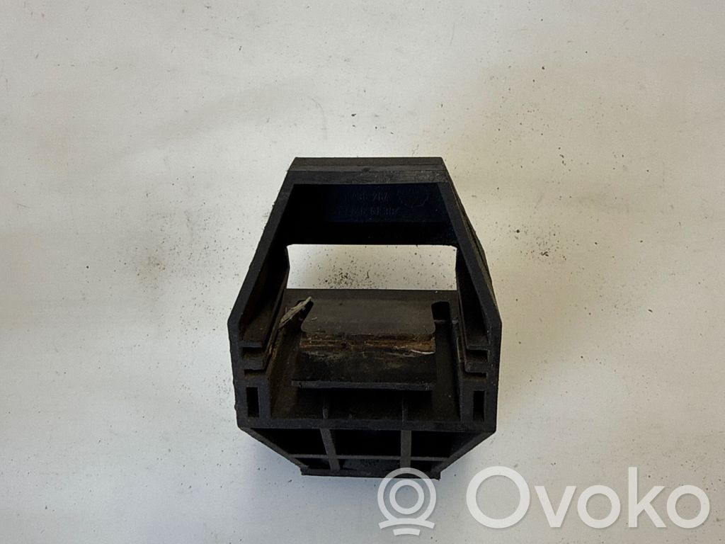 BMW 3 E46 Radiator mount bracket 
