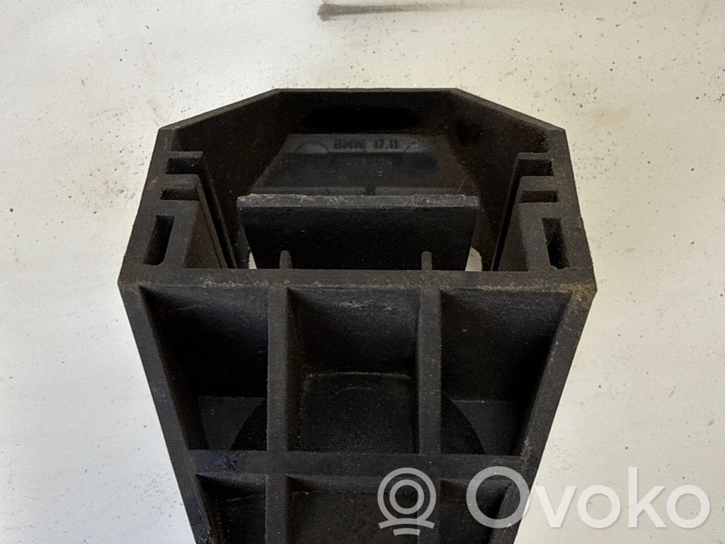 BMW 3 E46 Radiator mount bracket 